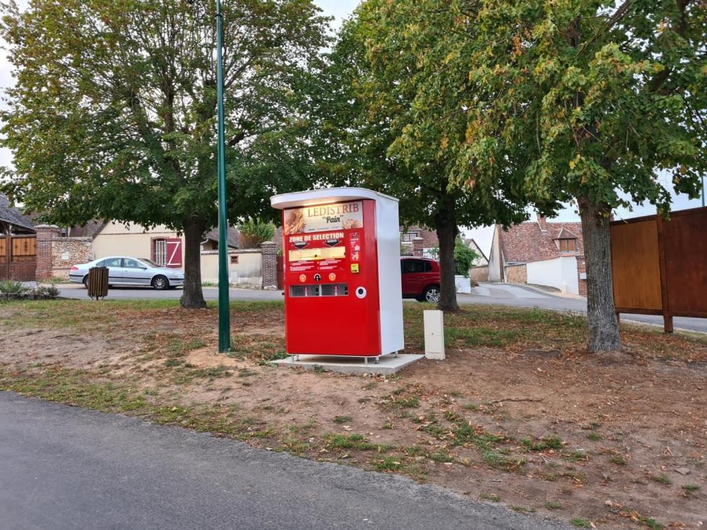 Gite Du Luat Vert-en-Drouais ภายนอก รูปภาพ