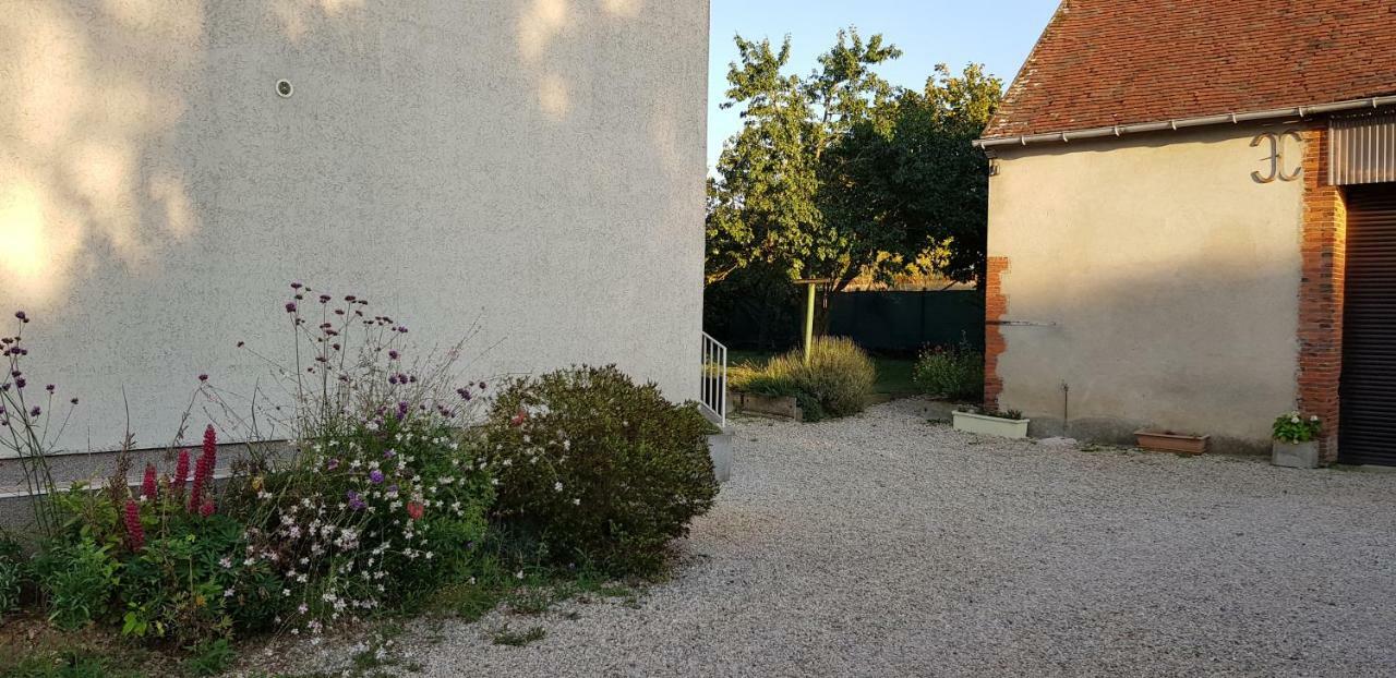 Gite Du Luat Vert-en-Drouais ภายนอก รูปภาพ